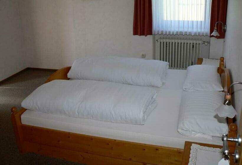 Номер Стандарт, Landgasthof Zum Schloss