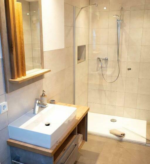 Номер Стандарт, Landgasthof Zum Schloss