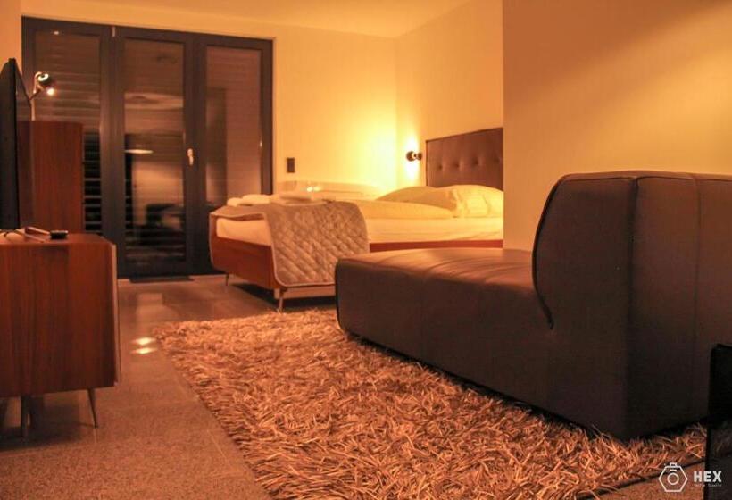1 Bedroom Penthouse Apartment, Bluestone Boarding Apartments