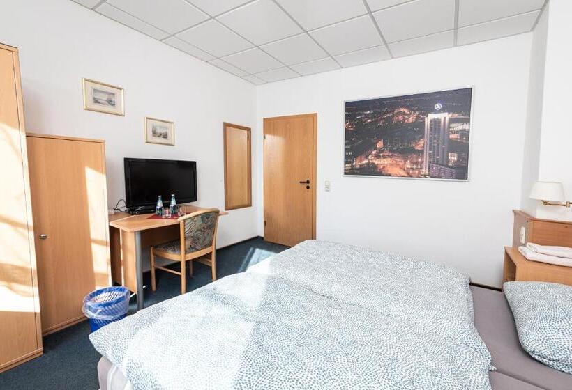 اتاق خانوادگی, Pension Greiser