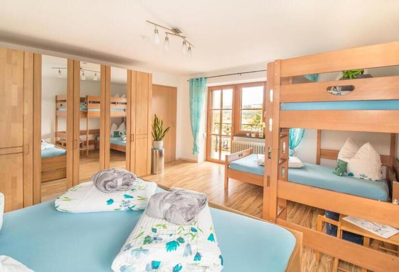 شقة غرفتين, Auf M Reifnhof