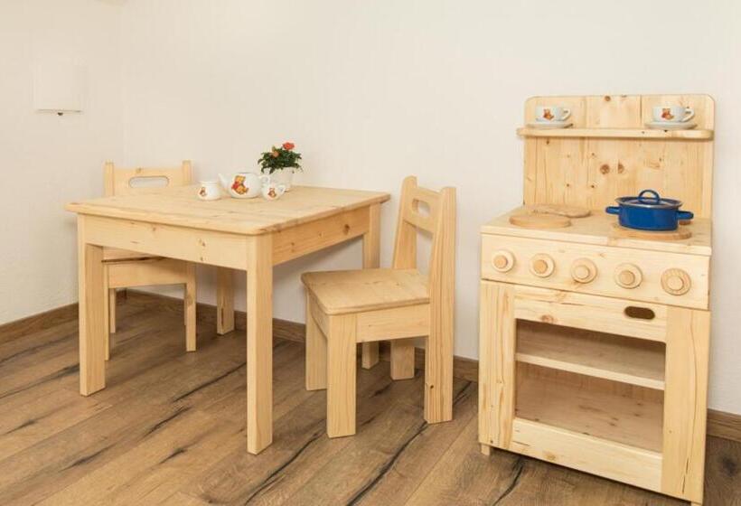 شقة غرفة واحدة مطلة على الحديقة, Auf M Reifnhof