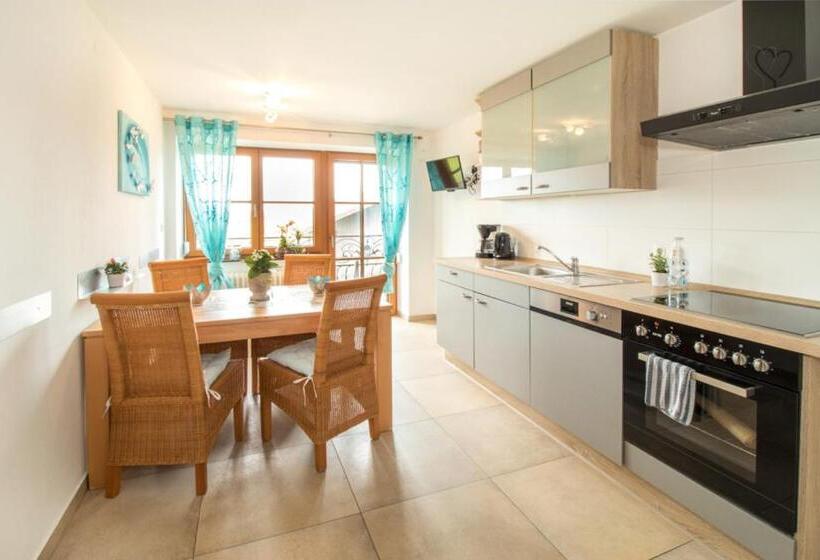 شقة غرفة نوم واحدة مزودة بشُرفة, Auf M Reifnhof