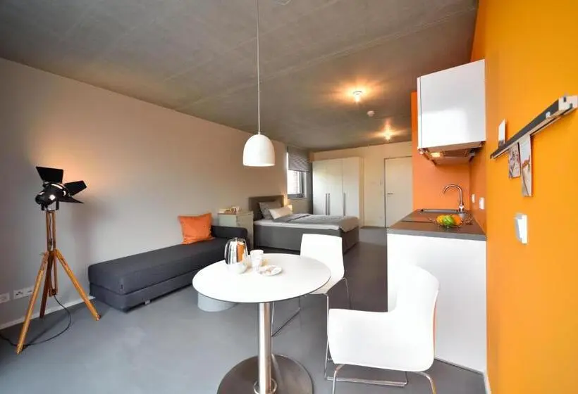 スタンダードスタジオ, Loft Apartments