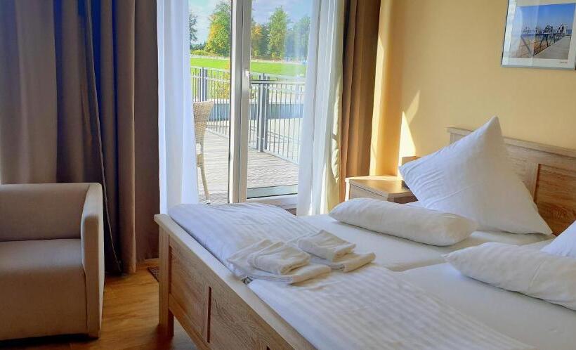 غرفة قياسية مطلّة علي البحيرة, Haus Vier