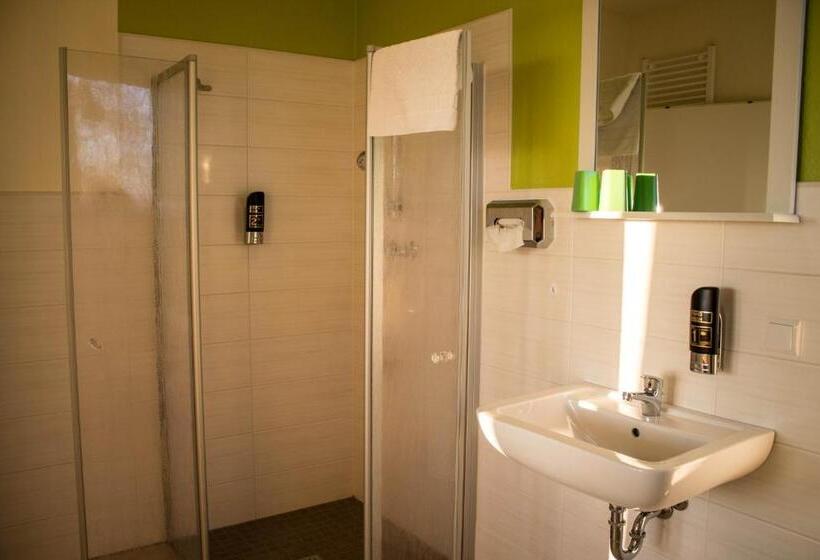 غرفة قياسية مطلّة علي البحيرة, Haus Vier