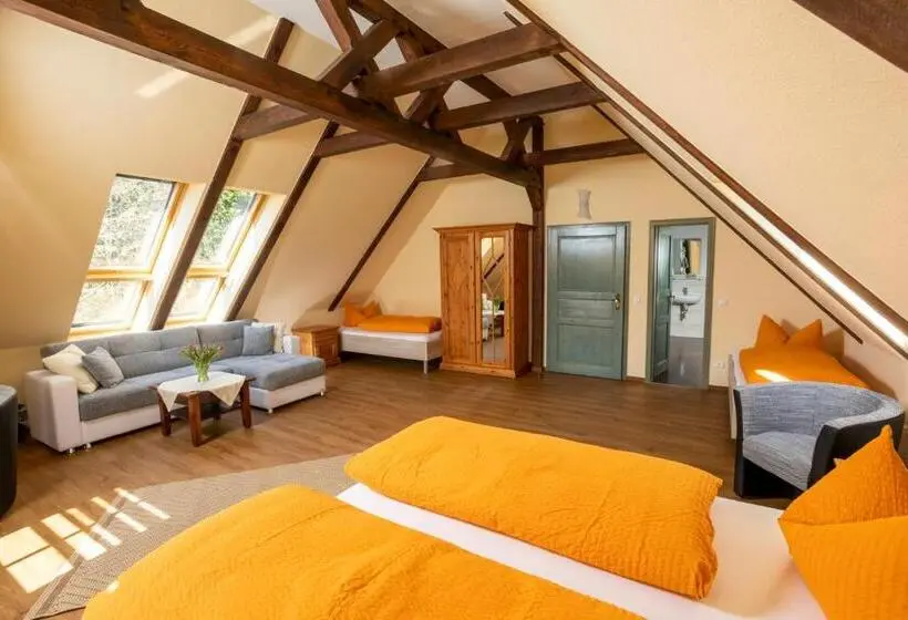 Perhehuone, Pension Kräutermühlenhof Burg