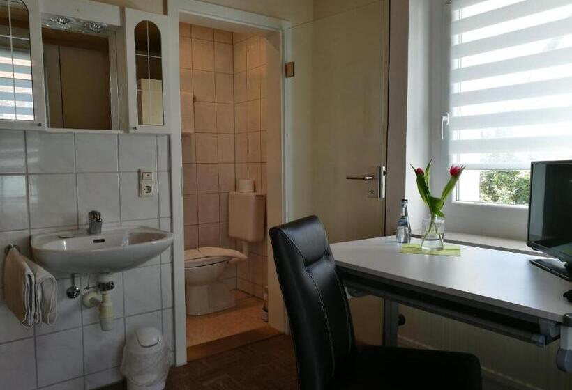 Номер Стандарт Индивидуальный с Балконом, Pension Und Restaurant Reck