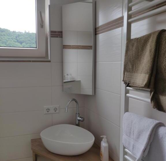 Номер Стандарт с Балконом, Weingut Stiftshof