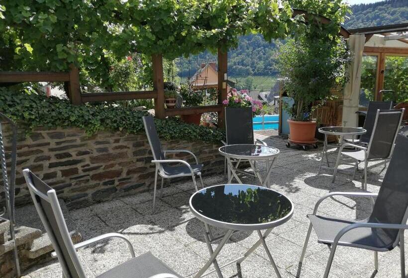 Номер Стандарт с Балконом, Weingut Stiftshof