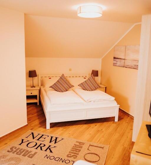 スタンダードスタジオ, Gästehaus Windhagen