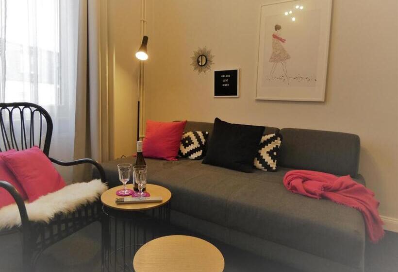 إستوديو قياسى, Villa Westend