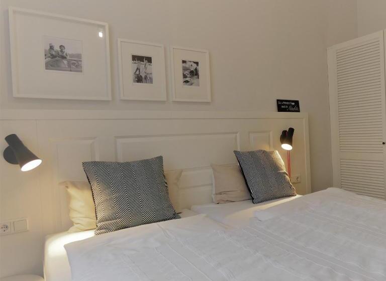 إستوديو قياسى, Villa Westend