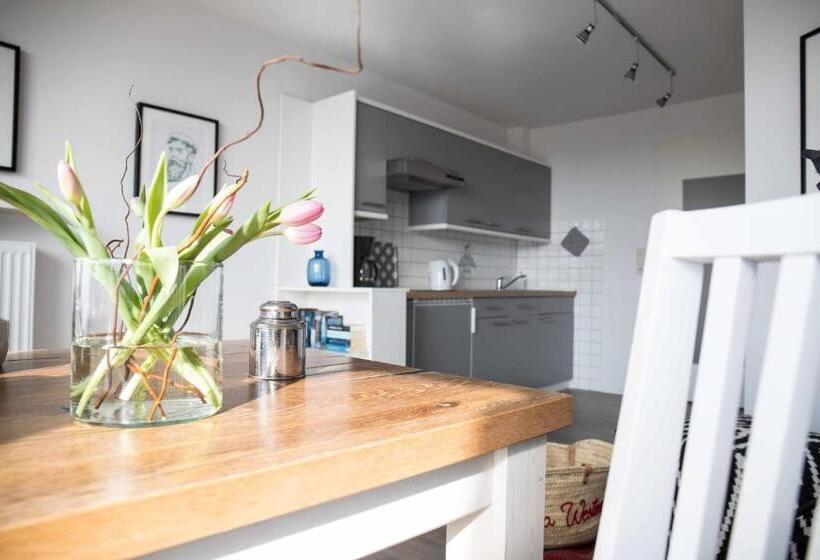 شقة غرفة نوم واحدة مزودة بشُرفة, Villa Westend