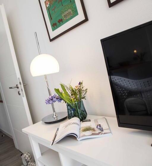 شقة غرفة نوم واحدة مزودة بشُرفة, Villa Westend