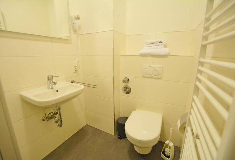 آپارتمان راحتی 1 خوابه, Aparthotel Stoll