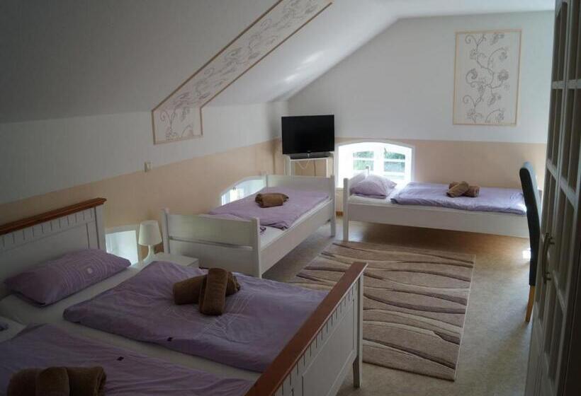 חדר משפחתי, Gasthuus Ulenhoff