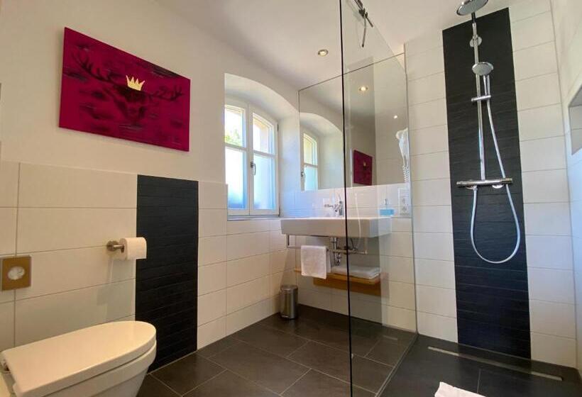 اتاق لوکس, Landhaus Folk