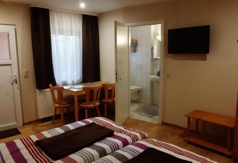 חדר סטנדרט לשלושה, Pension Lehmann