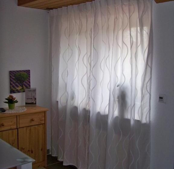 غرفة قياسية فردية حمام مشترك, Pension Wendler