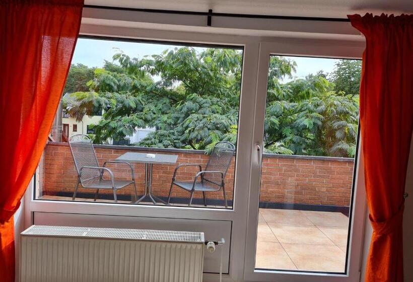 غرفة قياسية مزوَّدة بشُرفة, Pension Wendler