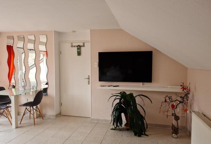 غرفة قياسية مزوَّدة بشُرفة, Pension Wendler