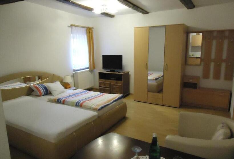 Standardrum, Pension An Der Stadtmauer