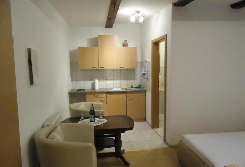 Standardrum, Pension An Der Stadtmauer