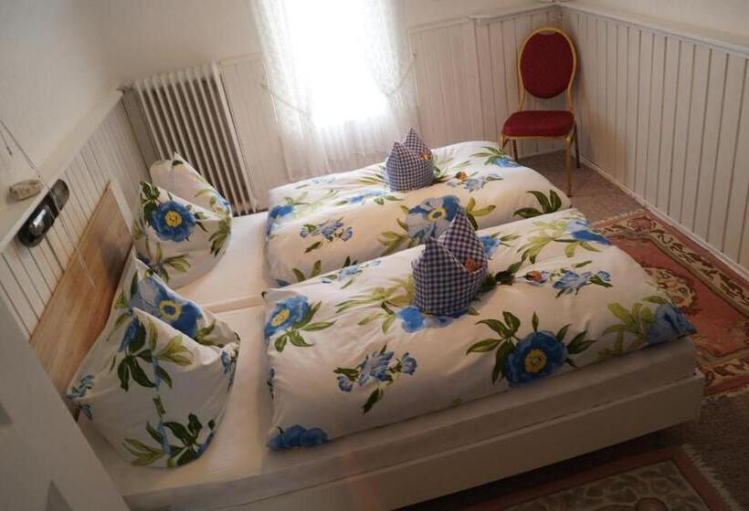 اتاق استاندارد سه نفره, Pension Jagdhütte