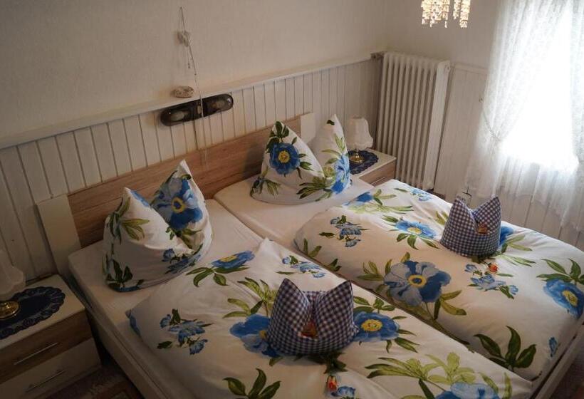 اتاق استاندارد سه نفره, Pension Jagdhütte