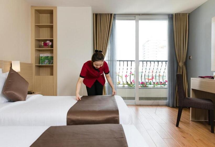 اتاق لوکس با چشمانداز شهر, Sao Viet