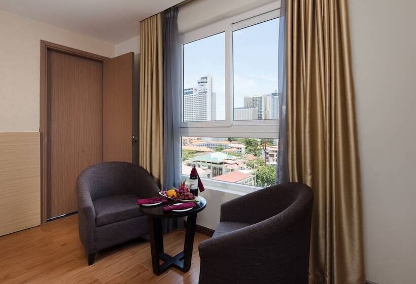 اتاق لوکس با چشمانداز شهر, Sao Viet