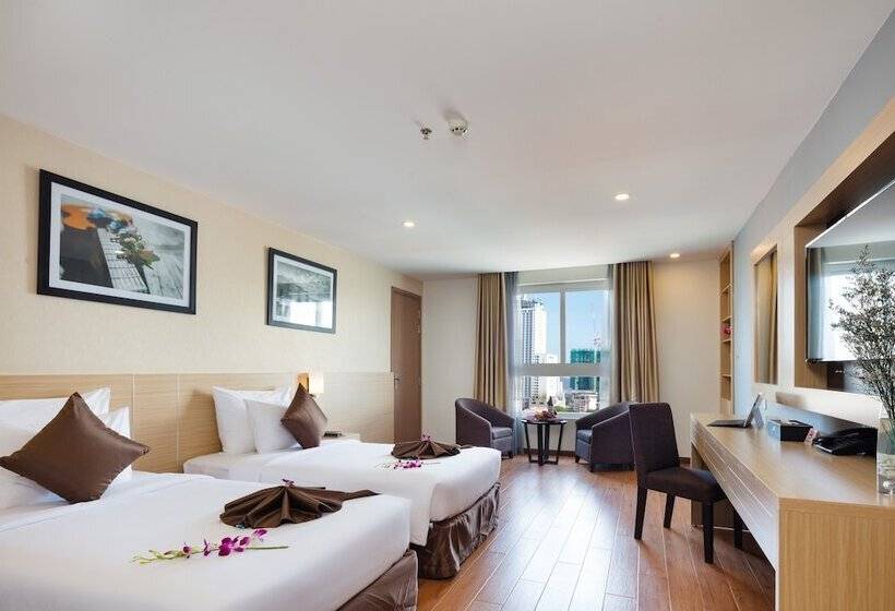 اتاق لوکس با چشمانداز شهر, Sao Viet