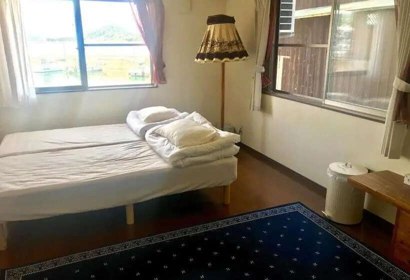 オーシャンビュースタンダードルーム, Naoshima Backpackers Guesthouse