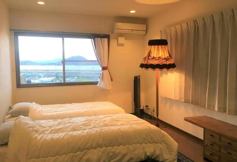 オーシャンビュースタンダードルーム, Naoshima Backpackers Guesthouse