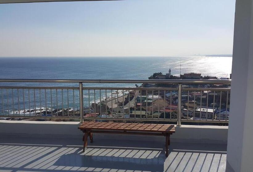 스탠다드 스튜디오 바다 전망, Haetmom House