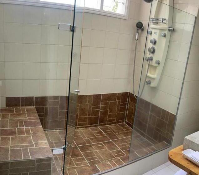 标准间, Casa Madero