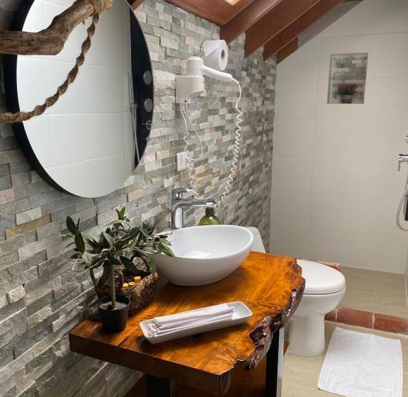 经济房, Casa Madero