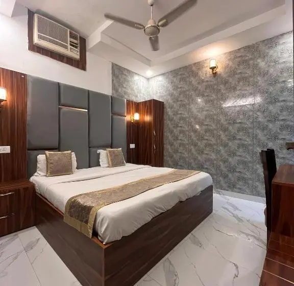 Habitación Deluxe, Embassy
