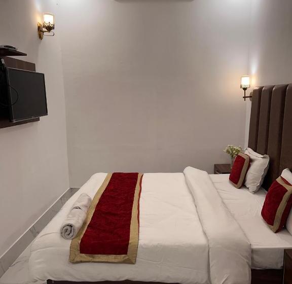 Quarto Deluxe, Embassy