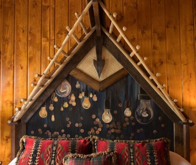 غرفة قياسية سرير مزدوج, Mcmenamins Kalama Harbor Lodge