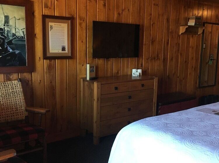 غرفة قياسية سرير كينج, Mcmenamins Kalama Harbor Lodge