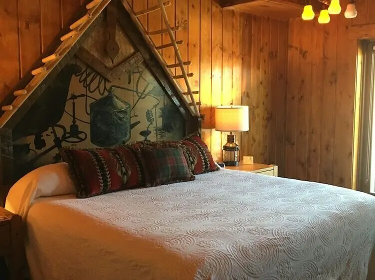 Standard-huone King-vuode, Mcmenamins Kalama Harbor Lodge