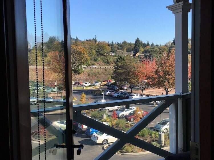 غرفة قياسية سرير كينج, Mcmenamins Kalama Harbor Lodge