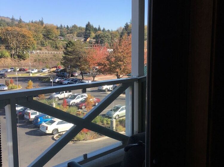 غرفة قياسية سرير كينج, Mcmenamins Kalama Harbor Lodge