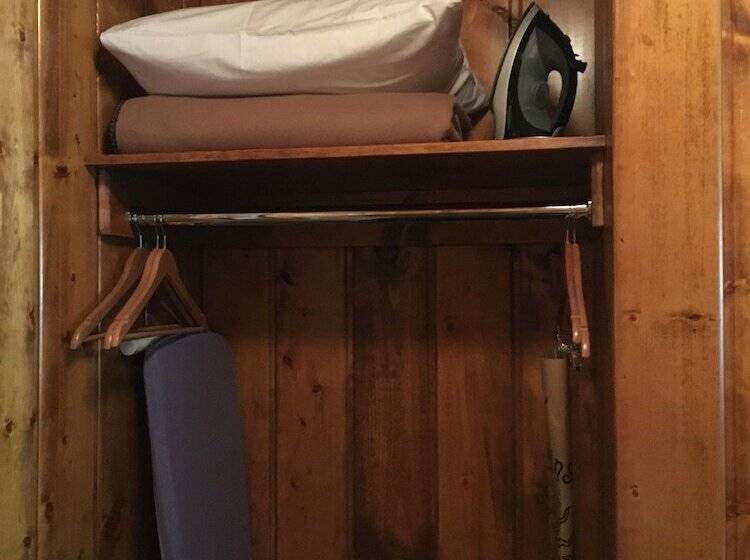 غرفة قياسية سرير كينج, Mcmenamins Kalama Harbor Lodge