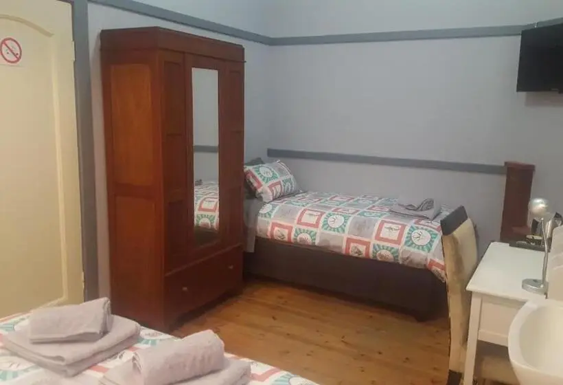 エコノミートリプルルーム, Pretoria Inn