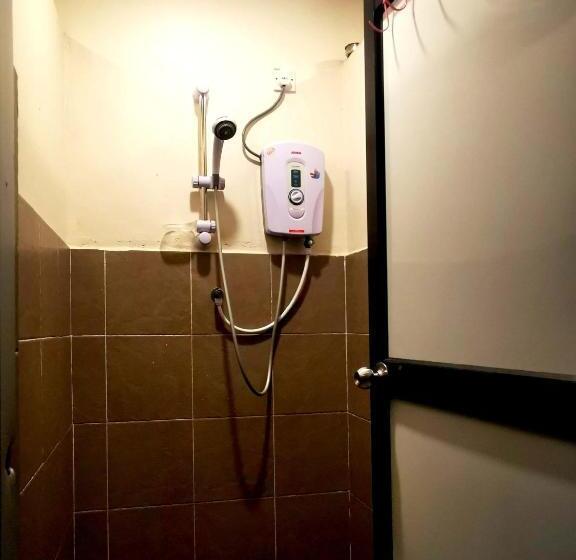 מיטה בחדר משותף, Sleepbox Hotel   Hostel