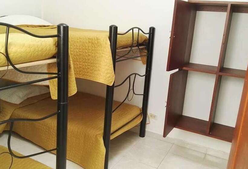 اتاق خانوادگی با سرویس بهداشتی مشترک, Vitrips Hostel Villavicencio