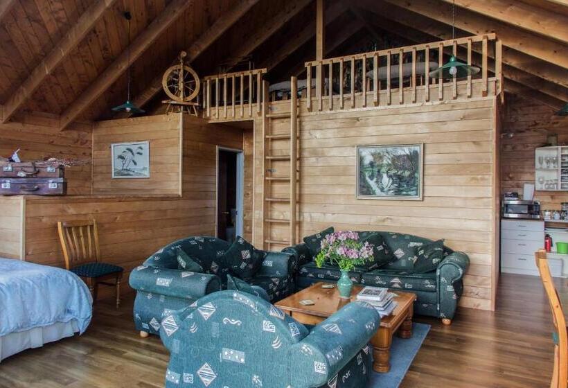 اتاق سه نفره دلوکس با چشمانداز دریا, The Grange Lodge